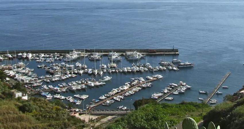 Марина Porto Pignataro (Lipari)