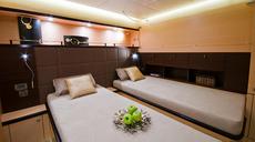 Sunreef 102,  4 / 5 кают(ы), 2010 г. выпуска 
