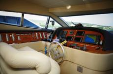 Ferretti 590,  3 кают(ы), 2005 г. выпуска 