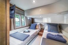 Azimut 42 Fly,  2 кают(ы)