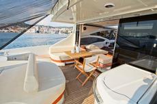 Azimut 62 S,  4 кают(ы), 2009 г. выпуска 