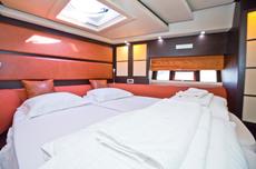 Azimut 62 S,  4 кают(ы), 2009 г. выпуска 