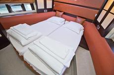Azimut 62 S,  4 кают(ы), 2009 г. выпуска 