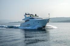 Dominator 65,  3 кают(ы), 2002 г. выпуска 