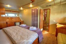 Ferretti 680,  3 кают(ы), 2004 г. выпуска 