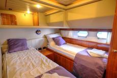Ferretti 680,  3 кают(ы), 2004 г. выпуска 