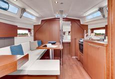 Beneteau Oceanis 38,  3 кают(ы), 2014 г. выпуска 