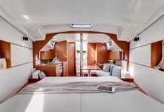 Beneteau Oceanis 38,  3 кают(ы), 2014 г. выпуска 