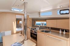 Beneteau Oceanis 35,  2 / 3 кают(ы)