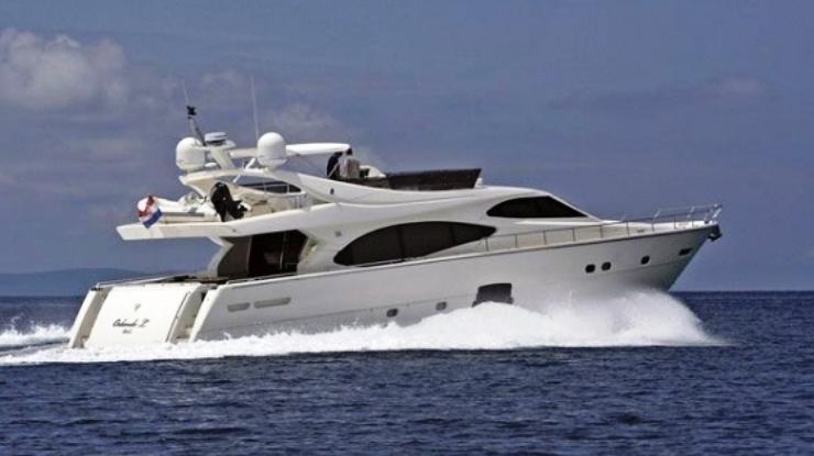 Ferretti 780